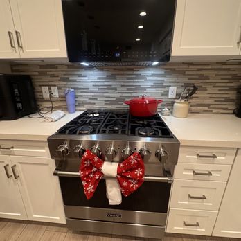 Tay Cleaning Services - Kitchen bow cute touch - Home Cleaning Near Me Tay Cleaning Services - Kitchen bow cute touch - Home Cleaning Near Me