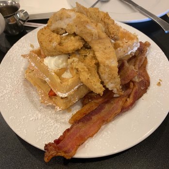 Maple Leaf Diner - Chicken, bacon & waffles - American Near Me - Dallas, Texas Maple Leaf Diner - Chicken, bacon & waffles - American Near Me - Dallas, Texas