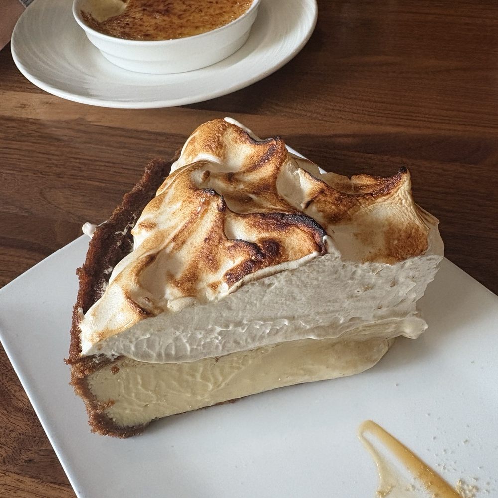 The Chapman - Sky High Citrus Meringue Pie - Lounges Near Me - Winter Park, Florida
