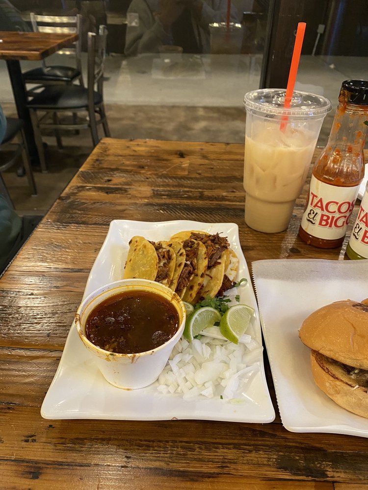 Tacos El Bigotes