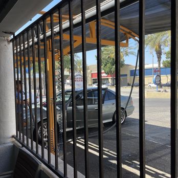 Pasadena Hand Wash - Finishing in the shade - Car Wash Near Me - Pasadena, California Pasadena Hand Wash - Finishing in the shade - Car Wash Near Me - Pasadena, California