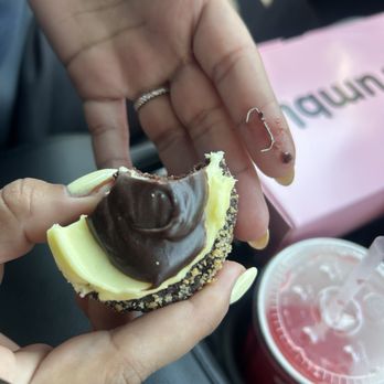 Crumbl - Hawthorne - Bakeries Near Me - Hawthorne, California