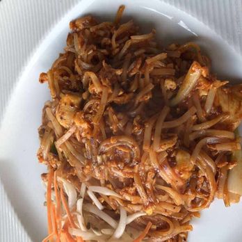 Bambu - Chicken pad thai lunch - Thai Near Me - Richardson, Texas Bambu - Chicken pad thai lunch - Thai Near Me - Richardson, Texas