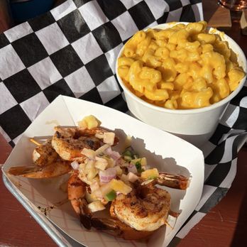 Lake Chelan Winery - Cajun Prawn skewers and mac n cheese - Wineries Near Me - Chelan, Washington