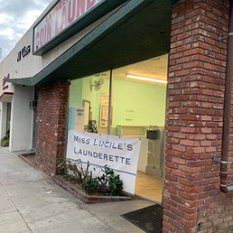 Front of laundry mat