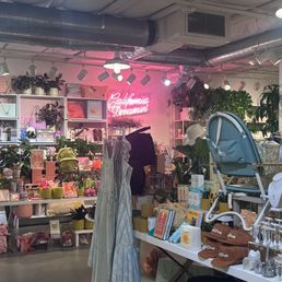 Such a cute shop! Such a cute shop!