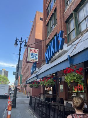 Niki's Pizza by null