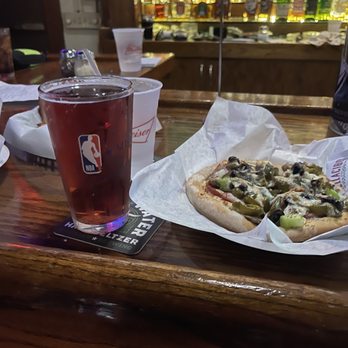 Murphy's Irish Pub - The sink pizza - Pubs Near Me - Galveston, Texas
