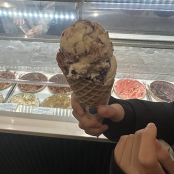 Truly's - Ice Cream & Frozen Yogurt Near Me - Wellesley, Massachusetts
