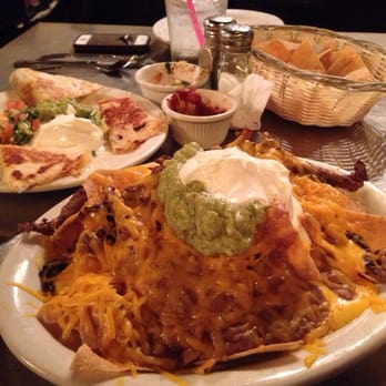 El Azteca Mexican Restaurant - Appetizer nachos - Mexican Near Me - Ukiah, California
