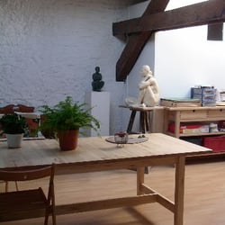 Atelier d'Expression Plastique et de Création - Cours de dessin, peinture et sculpture (modelage) à l'Atelier d'Expression Plastique et de Création à Toulouse.
