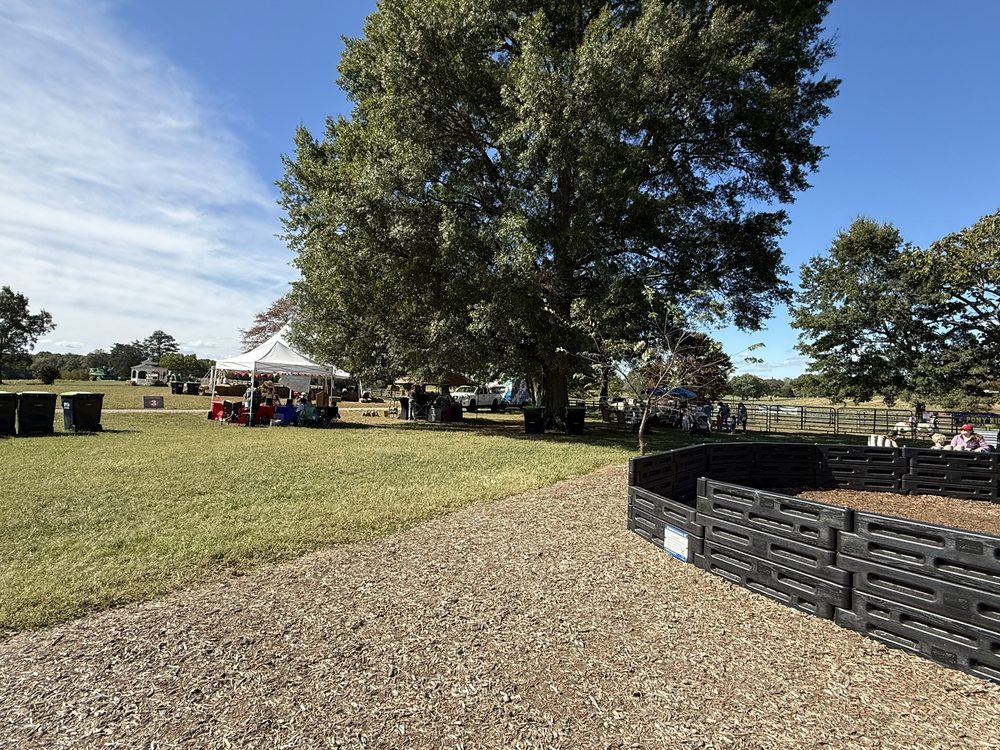 Lloyd Family Farms - equestrian in Rockville, VA