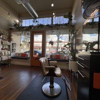 Twist Salon - Inside salon - Hair Salons Near Me - Alameda, California