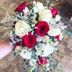 My Girls Flowers - One Dozen Beautiful Red and White Rose Bouquet
