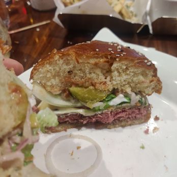 Gordon Ramsay Burger Las Vegas - Medium rare burger - Burgers Near Me - Las Vegas, Nevada Gordon Ramsay Burger Las Vegas - Medium rare burger - Burgers Near Me - Las Vegas, Nevada