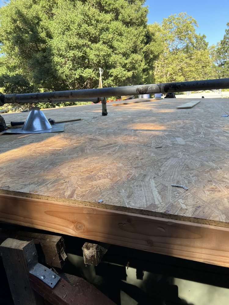 Slide of R&R Roofing