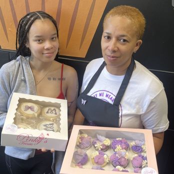 Pinky's Treats - Desserts Near Me - Chicago, Illinois