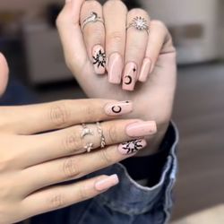 LA House of Nails - My most recent manicure by Elsy
