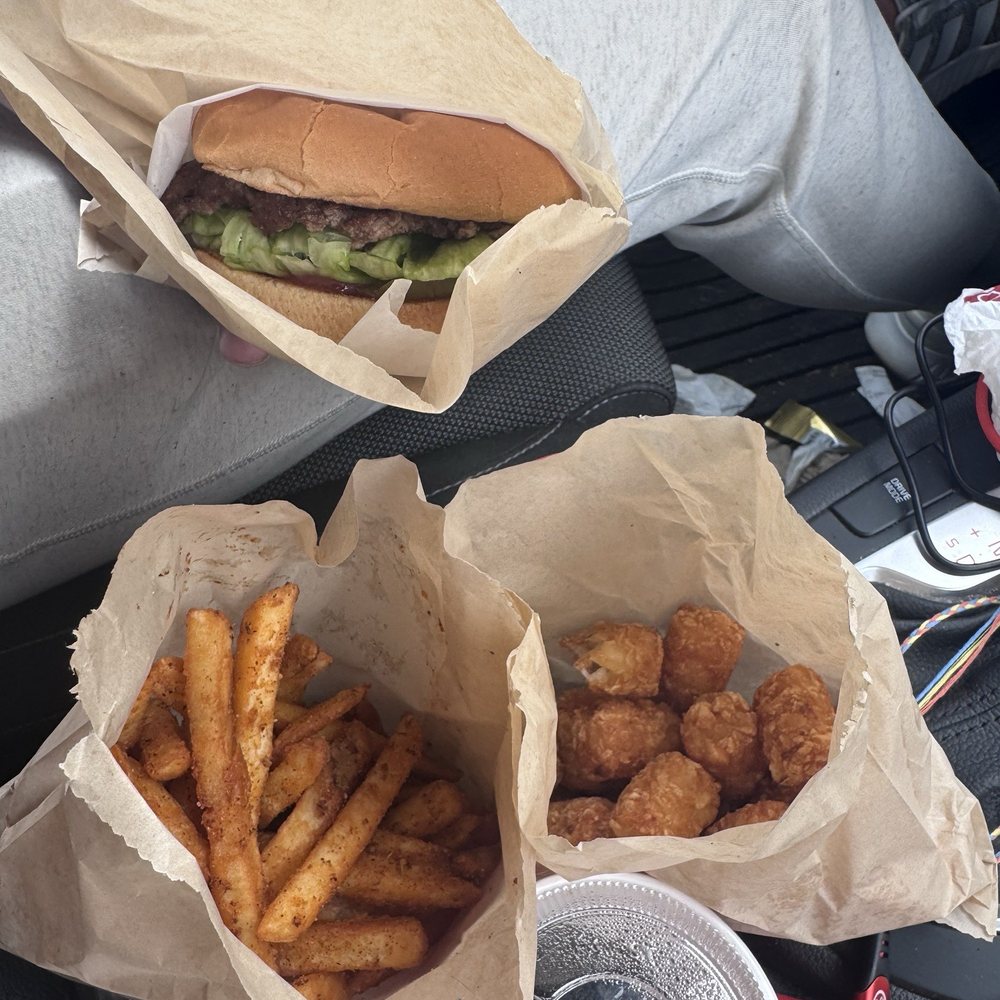 Week-end Burgers - Hamburger, Cajun fries and regular tots - Burgers Near Me - Louisville, Kentucky Week-end Burgers - Hamburger, Cajun fries and regular tots - Burgers Near Me - Louisville, Kentucky