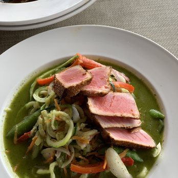 M Italian - Yum yum tuna bowl - Diners Near Me - Chagrin Falls, Ohio