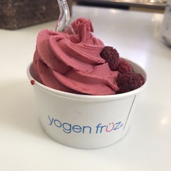Yogen Fruz - Small raspberry yogurt - Ice Cream & Frozen Yogurt Near Me - Niagara Falls, New York