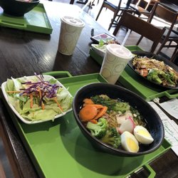 Ramen chicken, vegetable combo