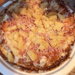 Mongo's Sandwich & Pizza - Hawaiian pizza
