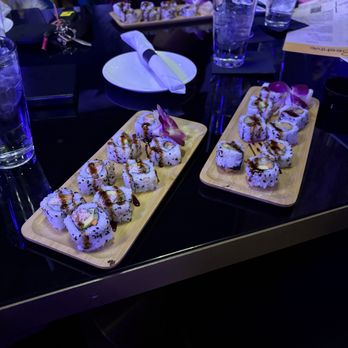 Beehive - california roll + shrimp tempura sushi ($12) - Cocktail Bars Near Me - Dallas, Texas Beehive - california roll + shrimp tempura sushi ($12) - Cocktail Bars Near Me - Dallas, Texas