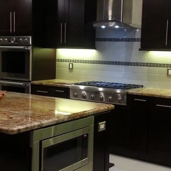Top King - Island with microwave built in. - Kitchen & Bath Near Me - Santa Fe Springs, California