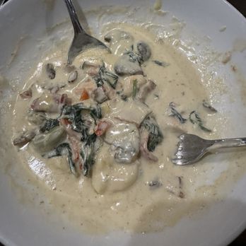 Lucca Italian Chophouse - Tortellini Michelangelo (mostly eaten because it's outstanding) - Italian Near Me - Shallotte, North Carolina