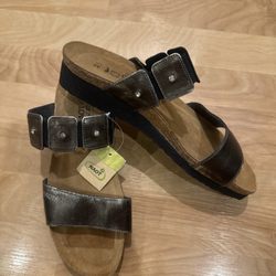 Uplifting Thrifting L3C - New Naot sandals 80% off retail