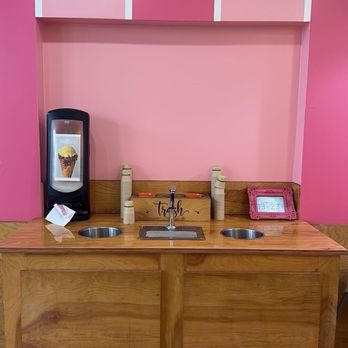 Millie's Homemade Ice Cream - Ice Cream & Frozen Yogurt Near Me - Pittsburgh, Pennsylvania Millie's Homemade Ice Cream - Ice Cream & Frozen Yogurt Near Me - Pittsburgh, Pennsylvania