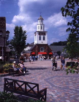 Woodbury Common Premium Outlets by null