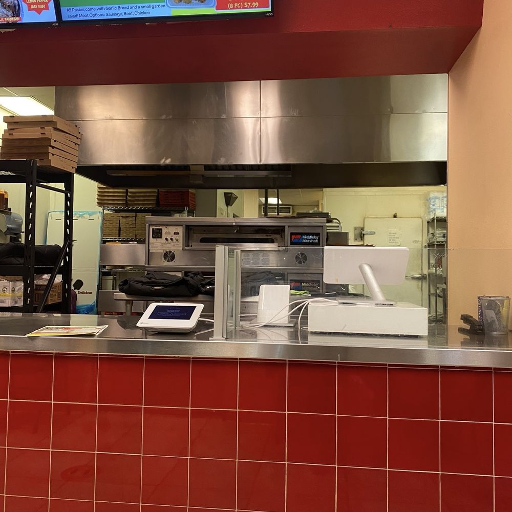 Big T's Pizza - Front counter - Pizza Near Me - Whittier, California