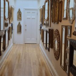 Thornewood Castle Inn & Gardens - Hall of mirrors