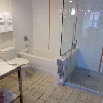 Flamingo Las Vegas - Bathroom - Hotels Near Me - Las Vegas, Nevada Flamingo Las Vegas - Bathroom - Hotels Near Me - Las Vegas, Nevada