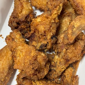 Chris P Kitchen - So juicy and flavorful! I can eat this everyday! - Chicken Wings Near Me - Santa Ana, California