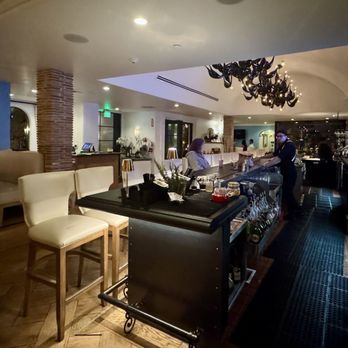 Louie's - Lounges Near Me - Westlake Village, California Louie's - Lounges Near Me - Westlake Village, California