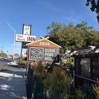 Shin Restaurant - Thai Near Me - Long Beach, California