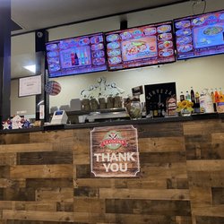 Birrieria Y Mariscos La Cocina - Mexican Restaurant - Welcoming entrance