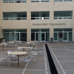 Universidad de Guanajuato - Áreas de esparcimiento para los alumnos.