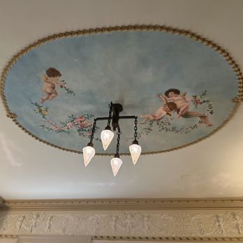 Grand Manor Mansion - Cherub painted ceiling - Bed & Breakfast Near Me - Galveston, Texas