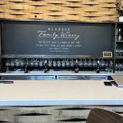 Bledsoe Family Winery - Tasting room bar