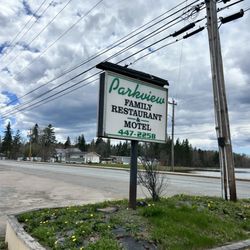 Parkview Family Restaurant & Inn - Exterior