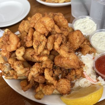 Old Ferry Landing - Fried seafood platter - Seafood Near Me - Portsmouth, New Hampshire