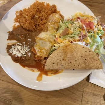 Los Mariachis Mexican Restaurant - Combo dinner- taco enchilada- tostada - Mexican Near Me - Racine, Wisconsin Los Mariachis Mexican Restaurant - Combo dinner- taco enchilada- tostada - Mexican Near Me - Racine, Wisconsin