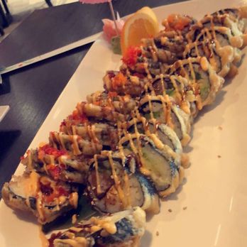 Oyshi Sushi3 Southside - Ya-hoo roll (right) Linzie roll (left) - Sushi Bars Near Me - Corpus Christi, Texas