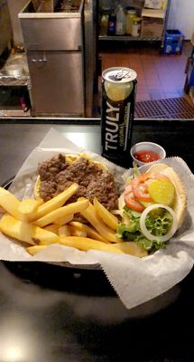 Suzi's Bar & Grill by null