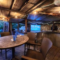 Hungry Tarpon Restaurant