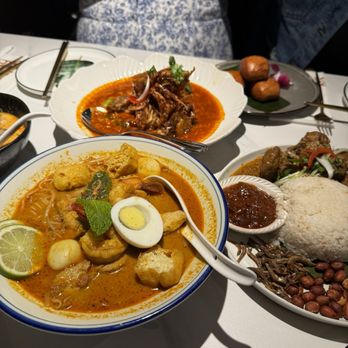 Southeast Impression - Curry laksa, Nasi lemak with beef Rendang, and soft shell chili crab - Thai Near Me - Fairfax, Virginia Southeast Impression - Curry laksa, Nasi lemak with beef Rendang, and soft shell chili crab - Thai Near Me - Fairfax, Virginia